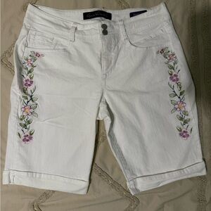 Gloria Vanderbilt White Denim Shorts with Floral Side Embroidery
